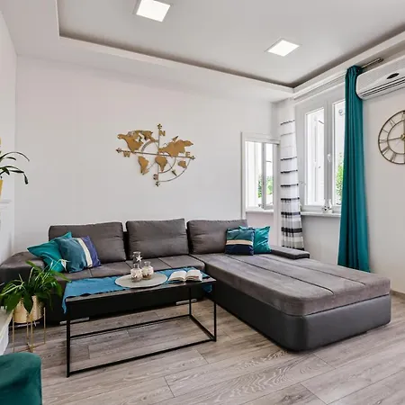 דירה Apartman David,stan S Vrtom רייקה